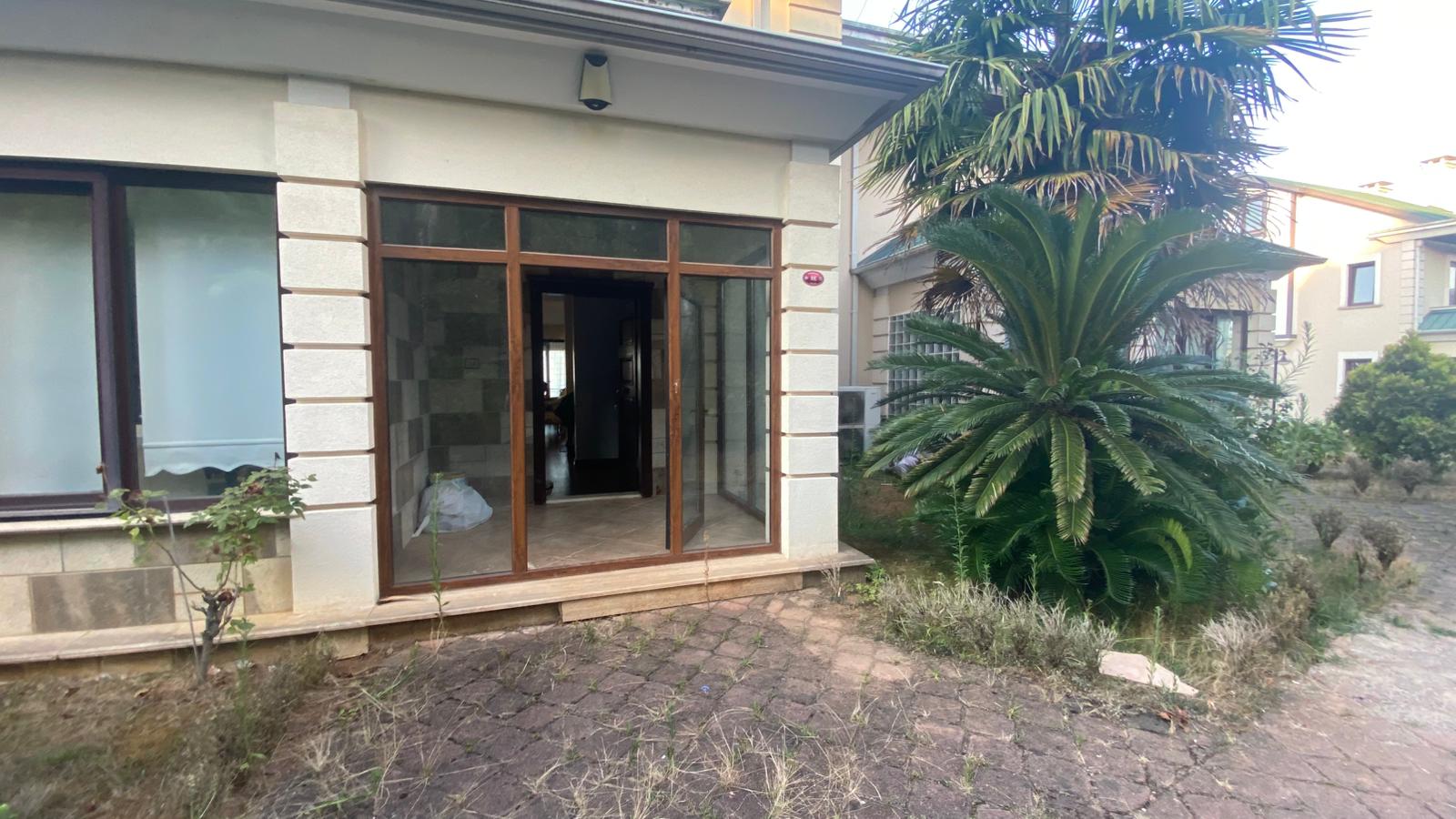 YALINCAK PARK EVLER 2'DE SATILIK TRİPLEKS VİLLA